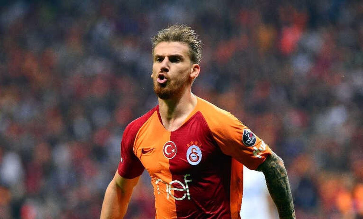 Galatasaray\'da Serdar Aziz Sorunu