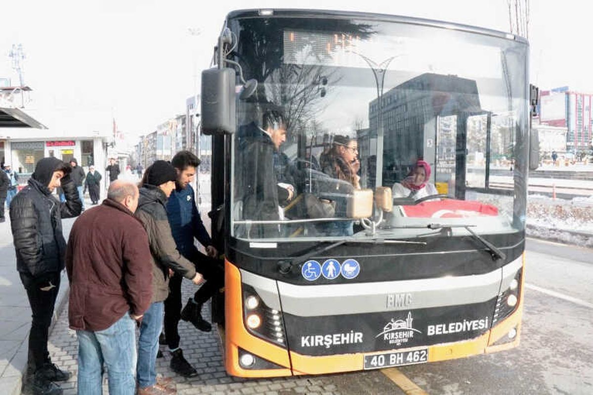 Git Evinde Bulaşık Yıka" Dediler, Azmetti Otobüs Şoförü Oldu