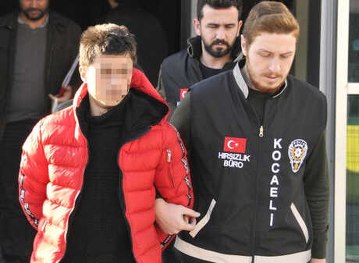 Hırsızlık Şüphelisini Kırmızı Montu Yakalattı