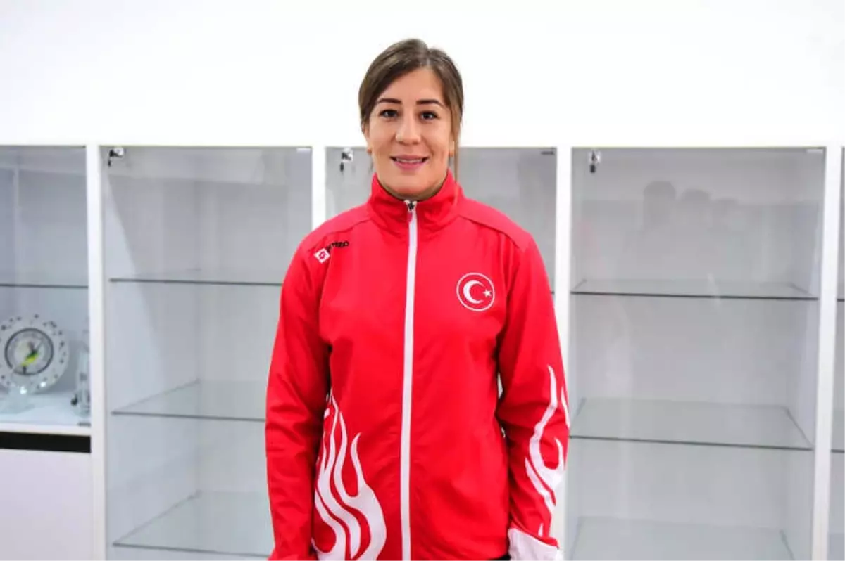Kadın Güreşi Adına Hiç Alınmamış Madalyayı Almak İstiyorum"
