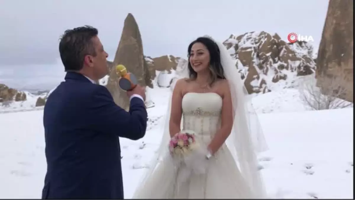 Kapadokya\'da Eksi 10 Derece Gelin Damat Fotoğrafı Çektirdiler