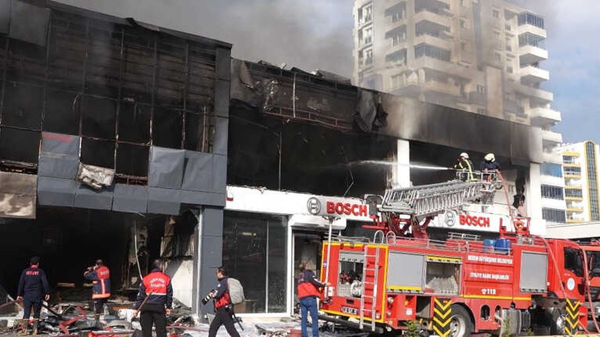 Mersin\'de İş Yeri Yangını: 1 Ölü, 5 Yaralı