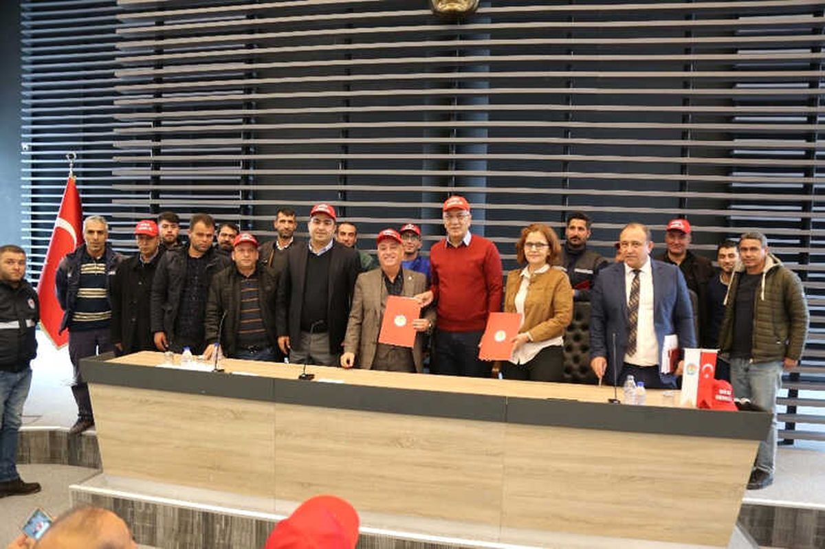 Mezitli Belediyesi\'nde En Düşük Maaş 2 Bin 200 TL Olacak