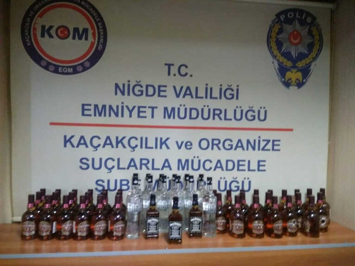 Niğde\'de 52 Şişe Kaçak Alkol Ele Geçirildi