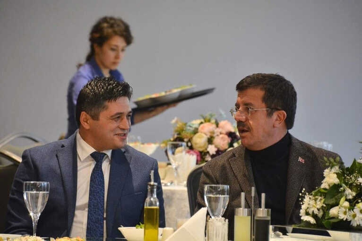 Nihat Zeybekci\'den MHP\'li Serkan Acar\'a Ziyaret