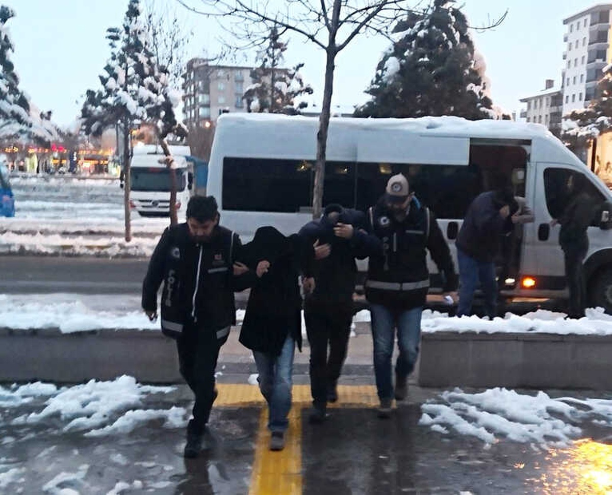 Otomobil Hırsızlık Çetesi Operasyonunda 3 Tutuklama