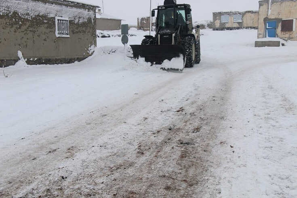 Özalp Belediyesinden Kar Temizle Çalışması