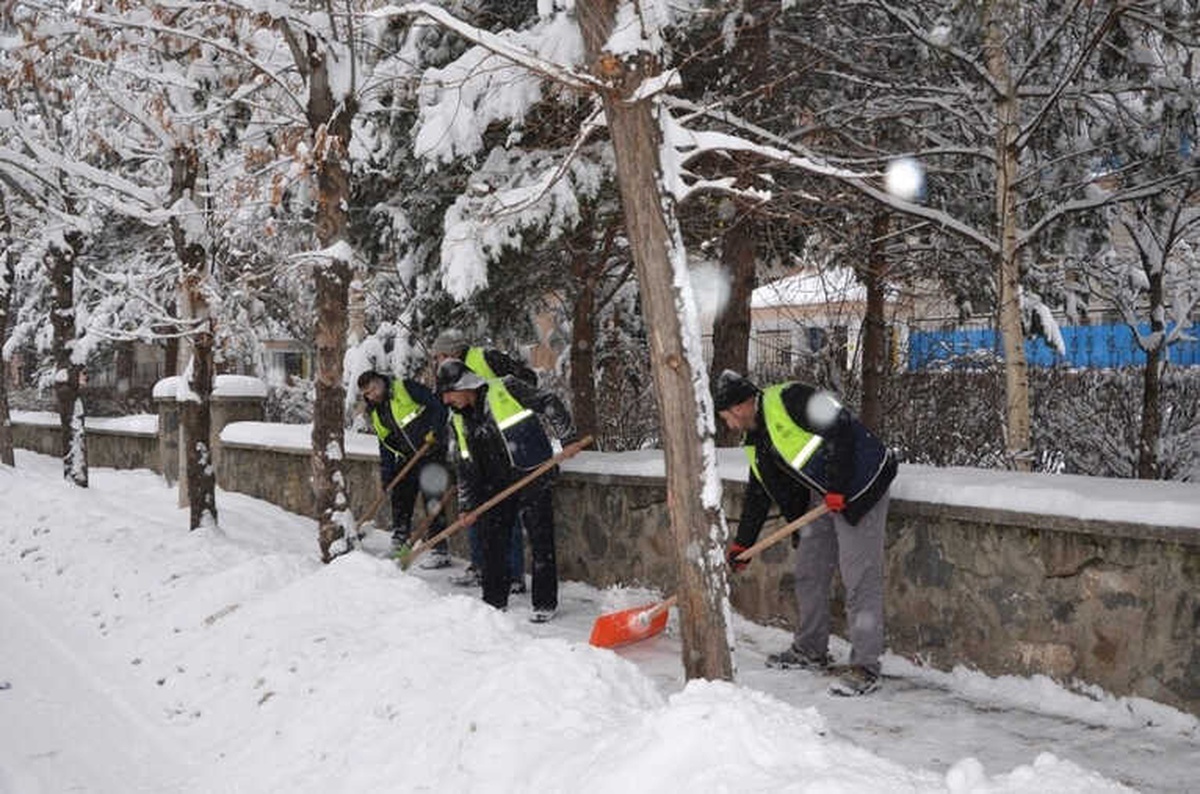 Palandöken Belediyesi Kar Temizleme Çalışmalarına Devam Ediyor