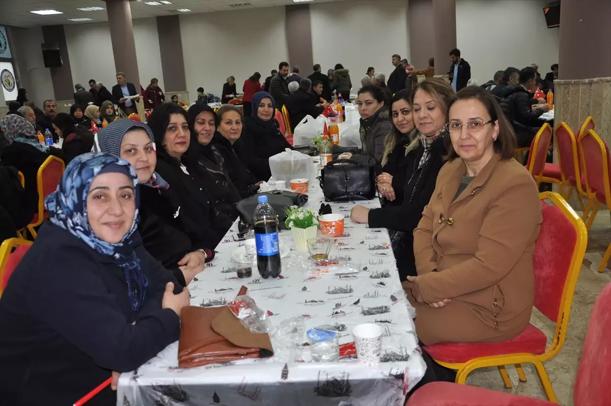 Polis Eşlerinden Şehit ve Gazi Çocuklarına Eğitim Desteği İçin Kermes