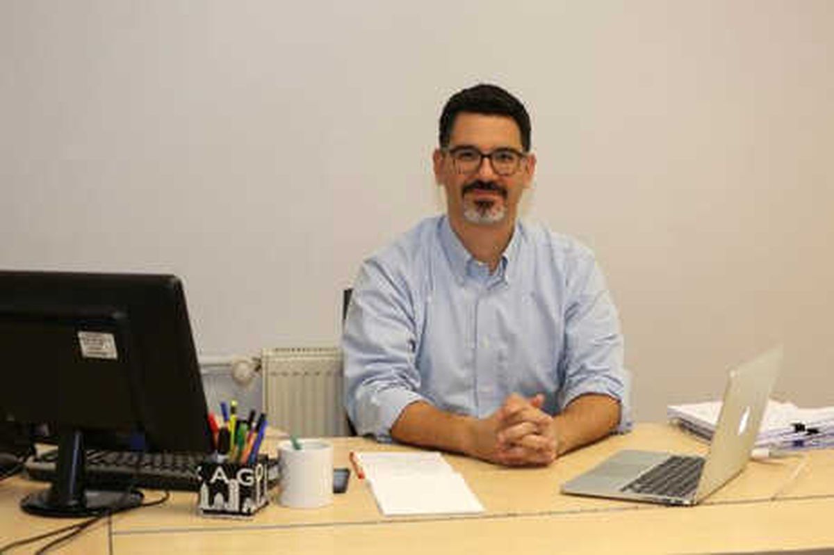 Prof. Dr. Cengiz Erişen\'e Tübitak Teşvik Ödülü
