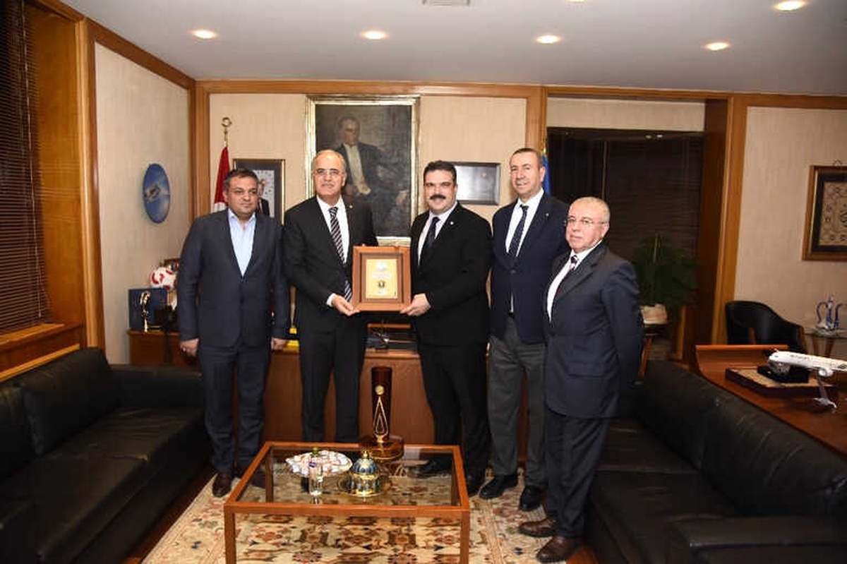 Rektör Çomaklı\'ya Ziyaretler Sürüyor