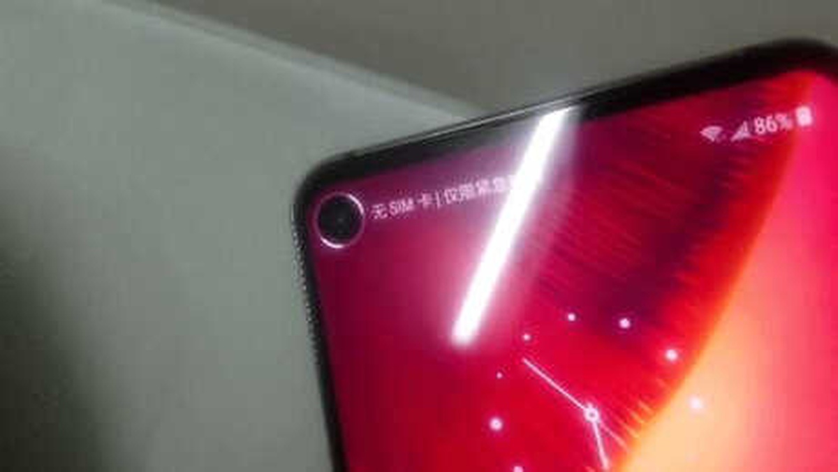 Samsung Galaxy S10\'un Selfie Kamerası Parıldayacak