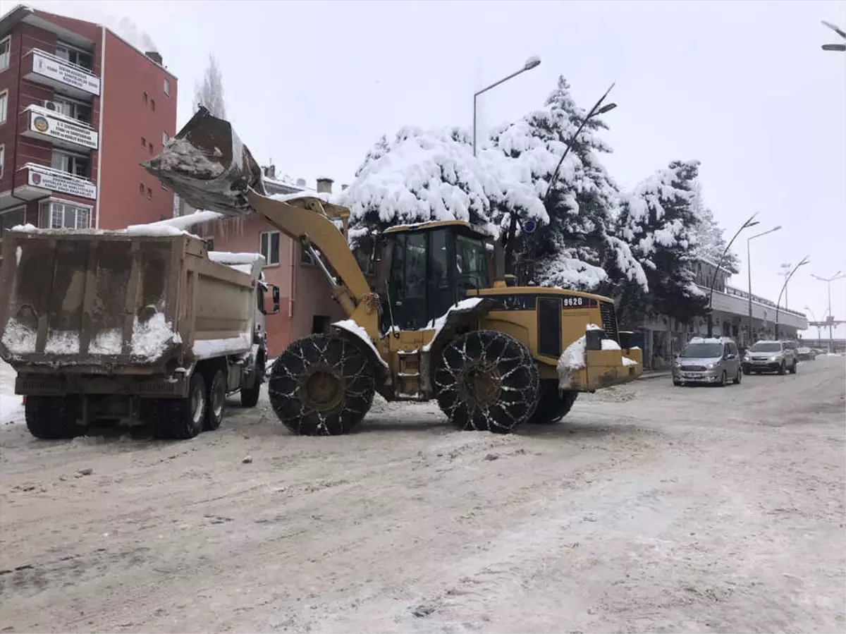 Şebinkarahisar\'da Kar Temizleme Çalışmaları Başladı