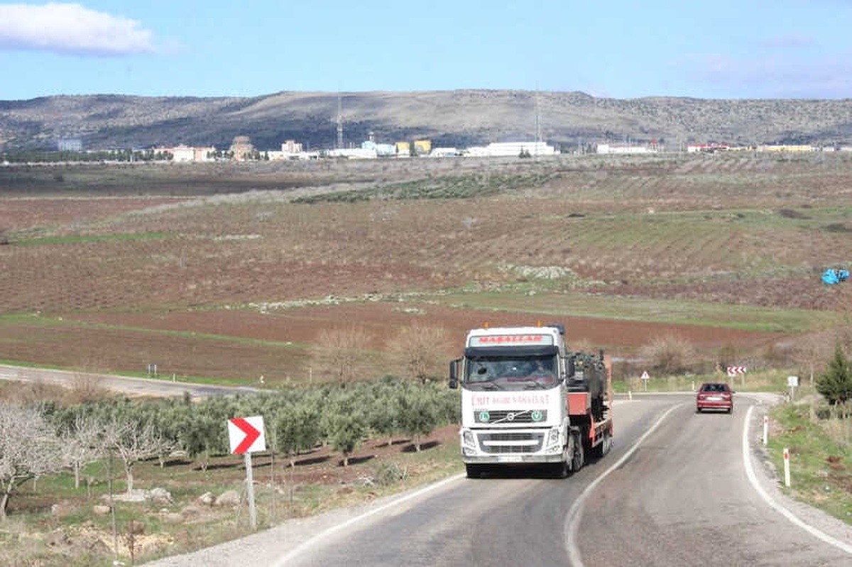 Suriye\'ye Askeri Birliklere Sevkıyat Sürüyor