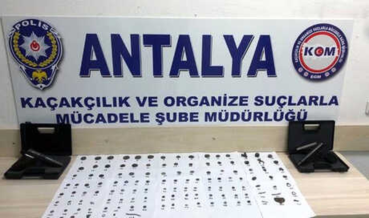Tarihi Eserleri Yurt Dışına Çıkaramadan Yakalandı