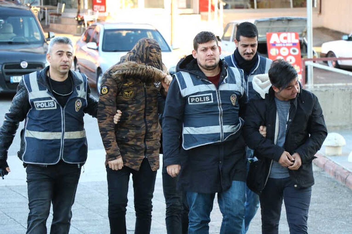Temizlikçi Annesinden Anahtarı Çalıp, Evden Bilgisayar Çaldı