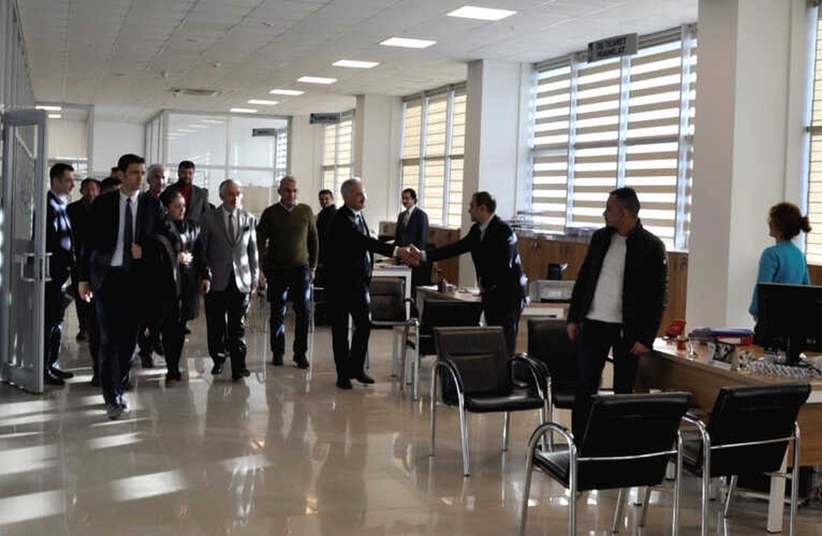 Vali Seymenoğlu Ekonomi Kampüsünü İnceledi