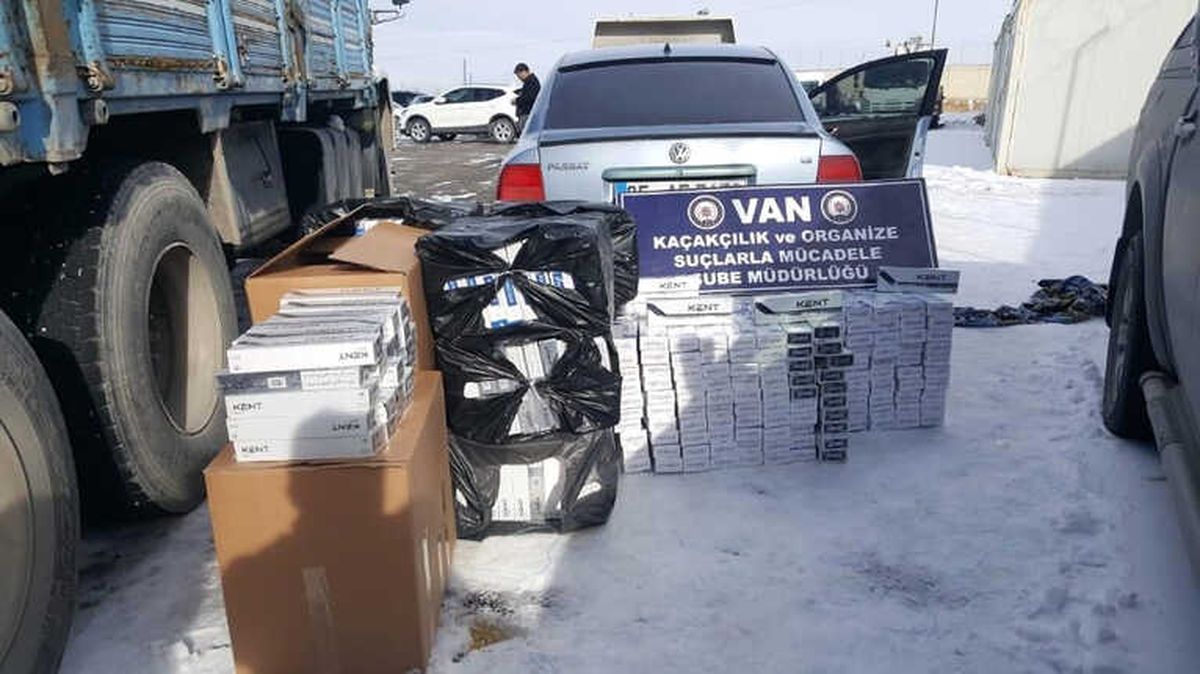 Van\'da 8 Bin 500 Paket Kaçak Sigara Ele Geçirildi