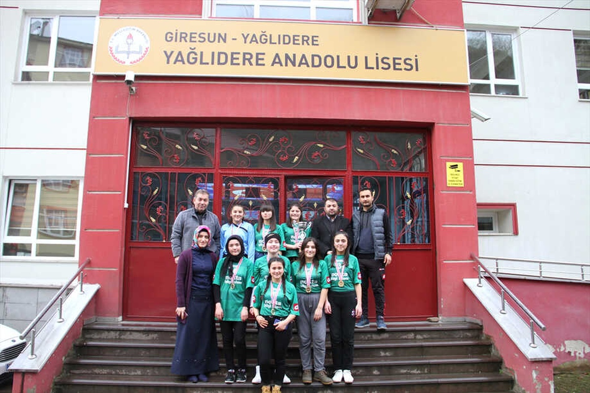 Yağlıdereli, Kızlar Futsal İl Şampiyonu Oldu