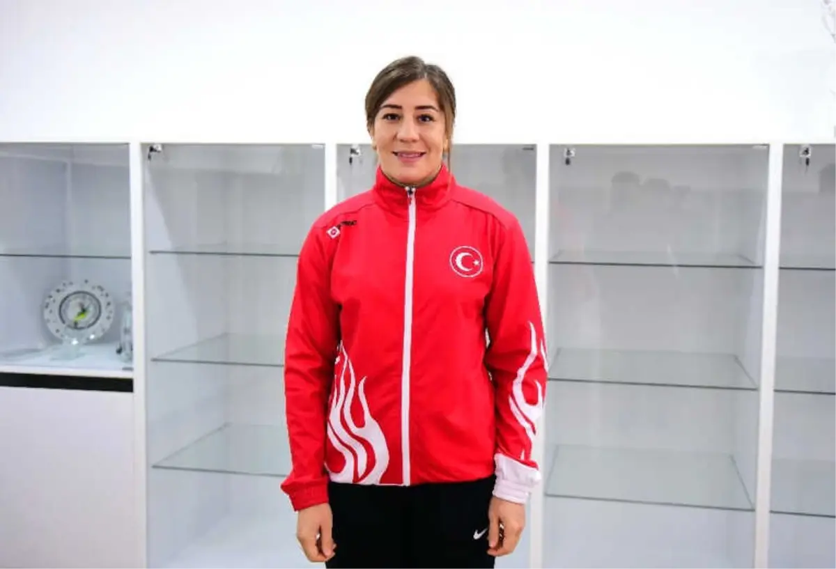 Yasemin Adar: "Kadın Güreşi Adına Hiç Alınmamış Madalyayı Almak İstiyorum"