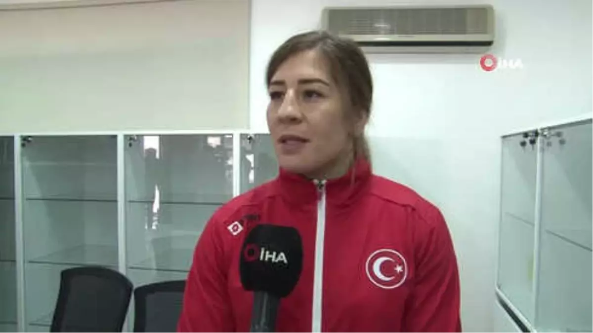 Yasemin Adar: "Kadın Güreşi Adına Hiç Alınmamış Madalyayı Almak İstiyorum"