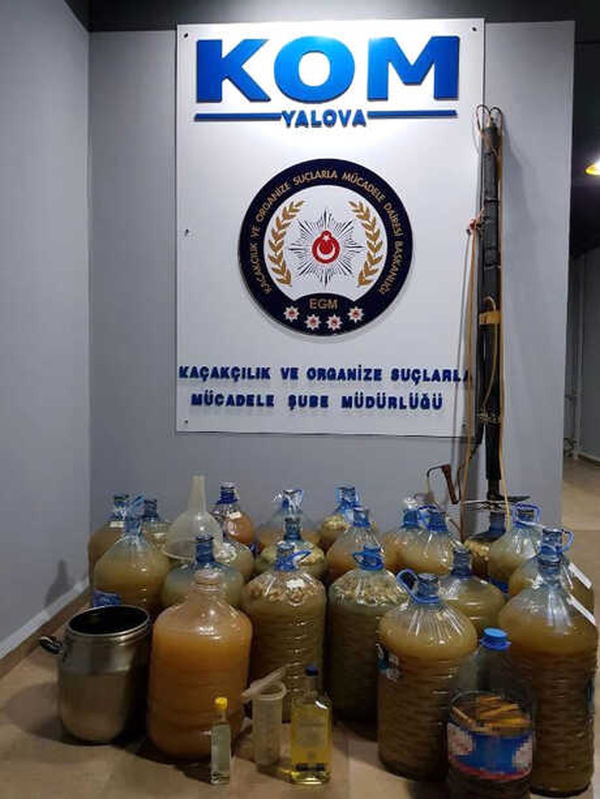 Yılbaşı Öncesi Satışa Hazır 400 Litre Sahte İçki Ele Geçirildi