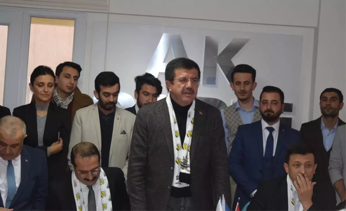 Zeybekci: "1 Nisan Günü Sabah Anadolu\'ya Güneş İzmir\'den Doğacak"