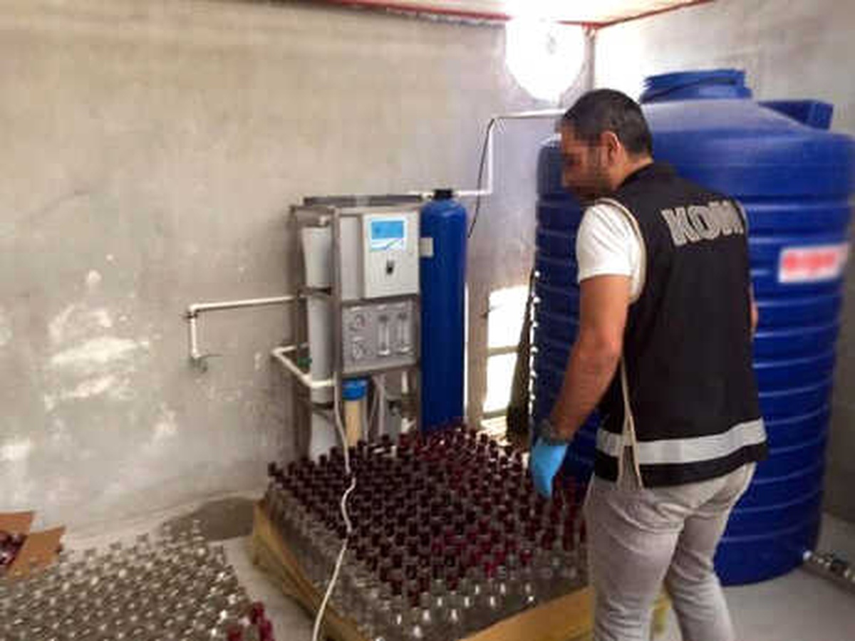 2018\'de En Fazla Sahte İçki, Kaçak Tütün ve Cep Telefonu İzmir\'de Ele Geçirildi