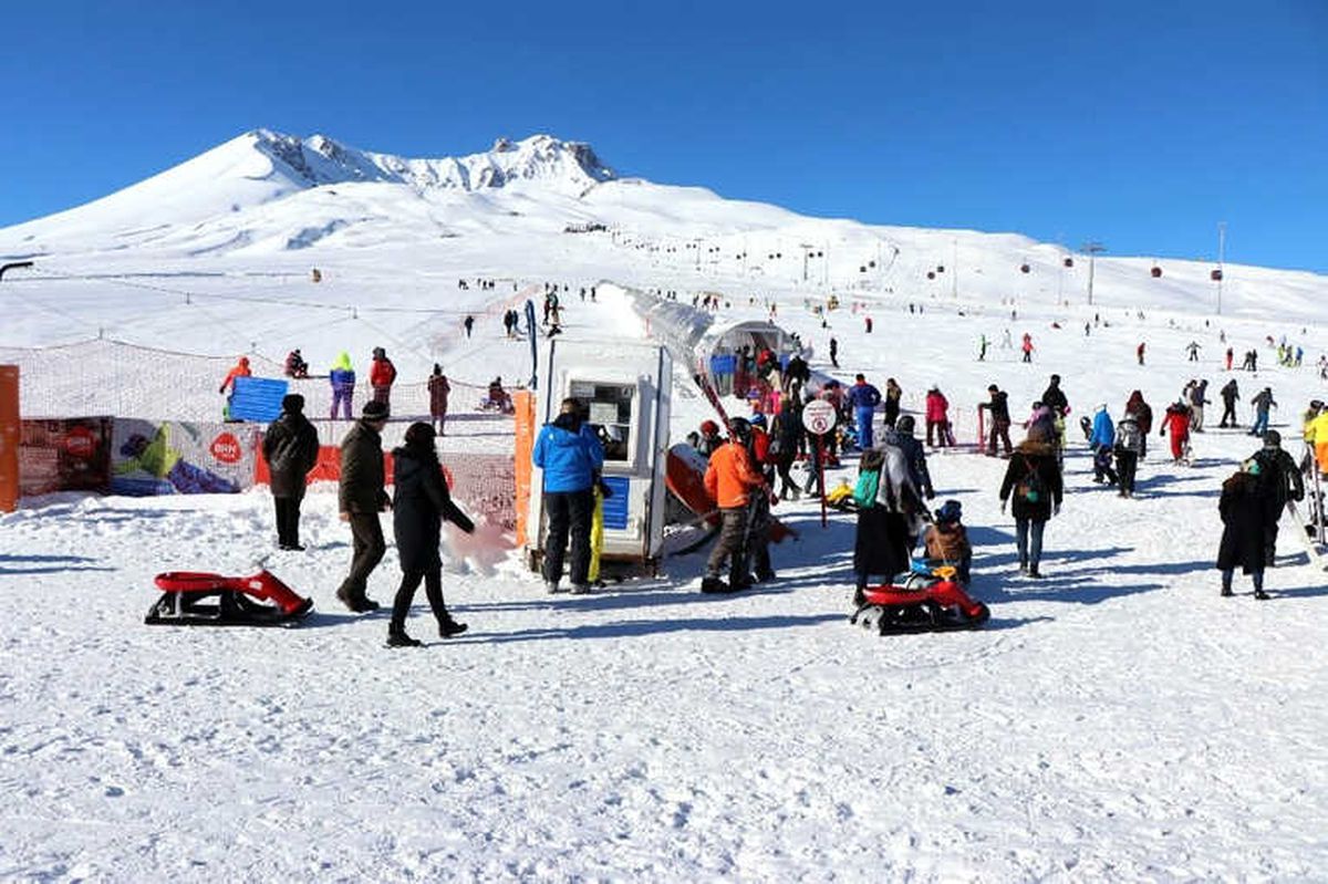 2018\'in Son Hafta Sonunda Kayakseverler Erciyes\'e Akın Etti
