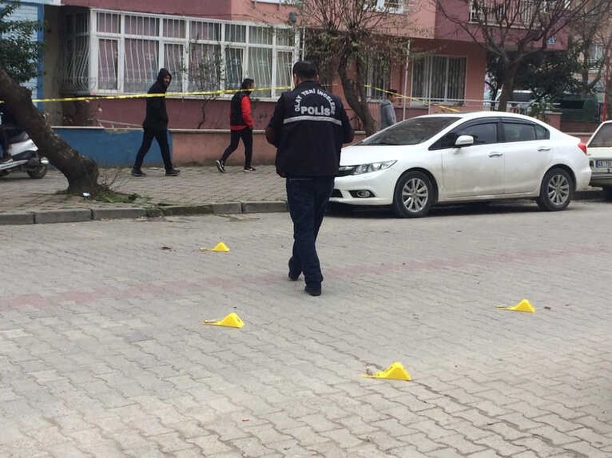 Aracın Önünü Kesip Pompalı Tüfekle Yaraladı