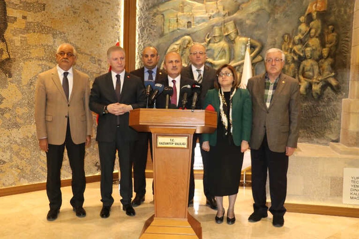 Bakan Turhan: "Demiryolu Sinyalizasyon Çalışmalarının Yüzde 45\'ini Tamamladık"