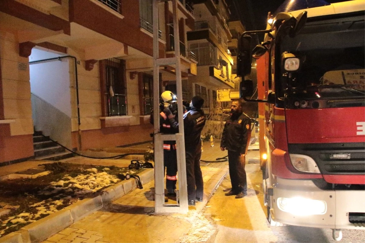 Başkent\'te Korkutan Yangın: 3 Yaralı