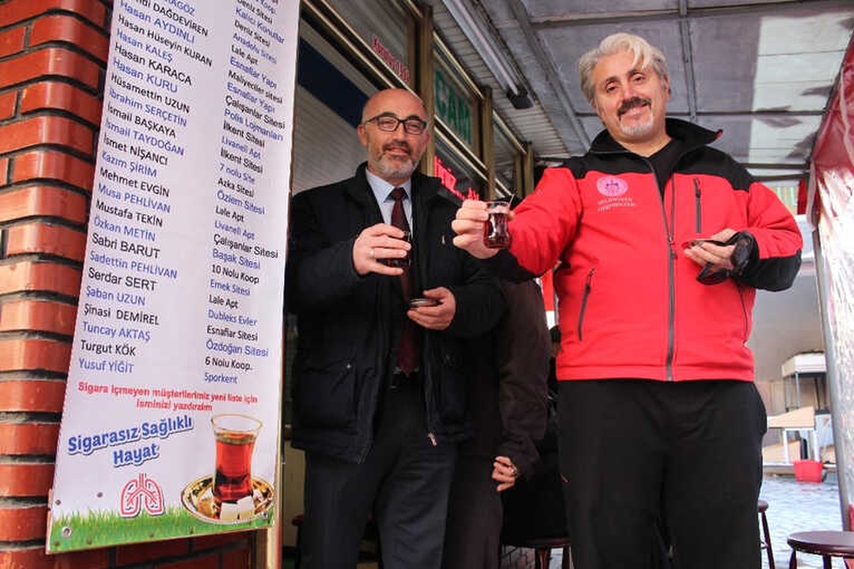 Bu Çay Ocağında Sigarayı Bırakanlara Çay Ücretsiz