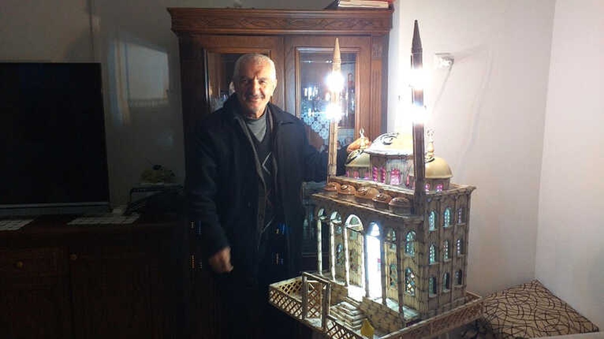 Gözleri Görmeden Cami İnşa Etti
