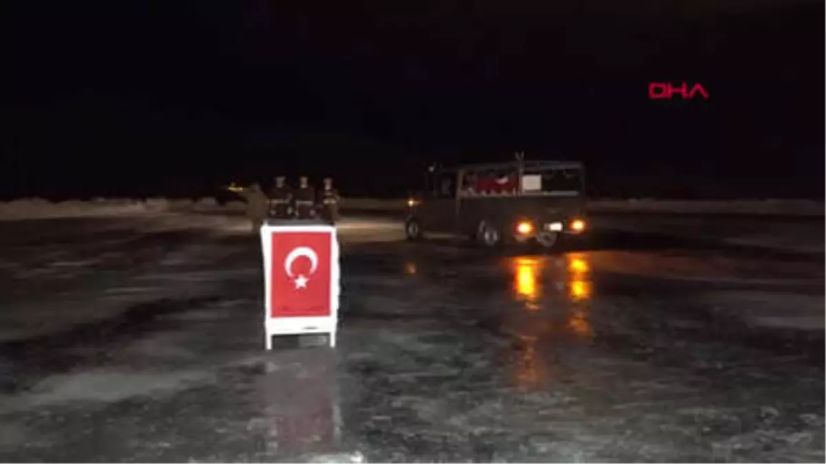 Hakkari Şemdinli\'de Üs Bölgesi Yakınına Çığ Düştü: 1 Şehit, 1 Yaralı