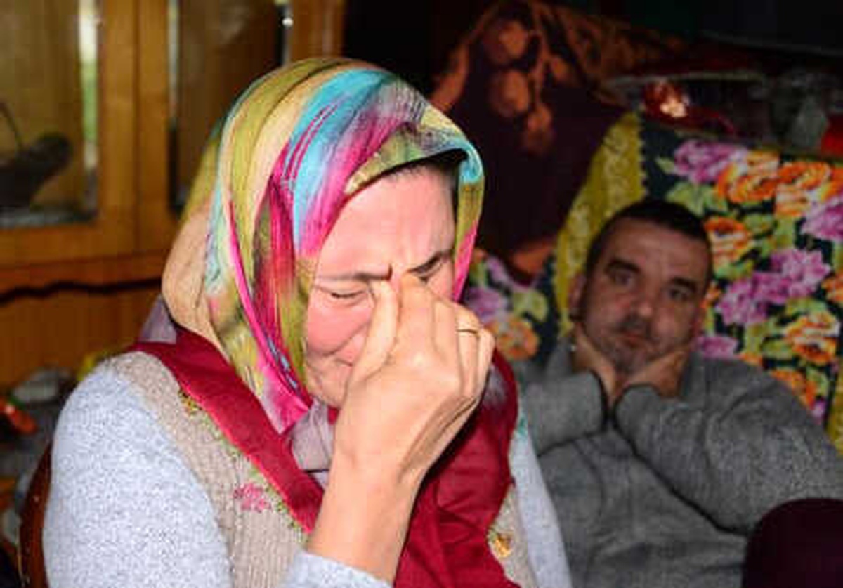 Hasta Kocası ve İkizleri ile Su Sızdıran Evde Yaşıyor