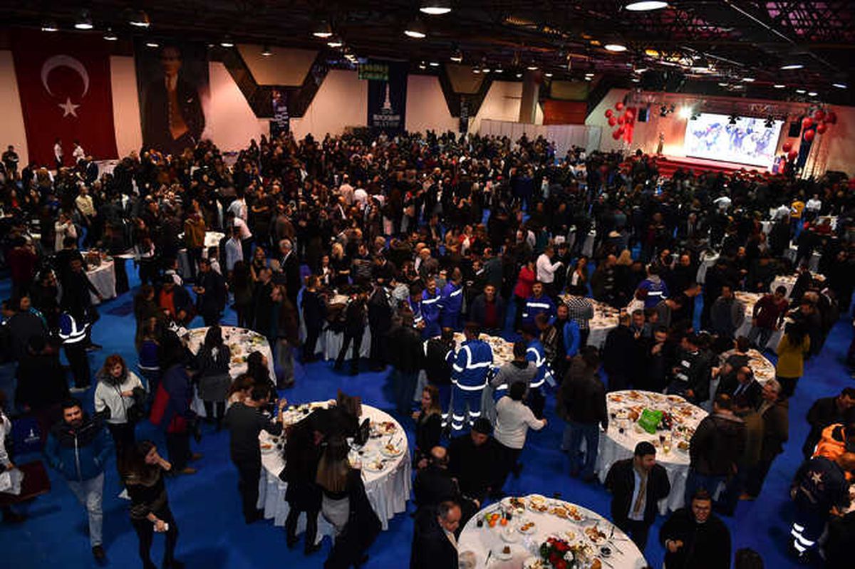 "İzmir\'e Kuru İltifat Yetmez"