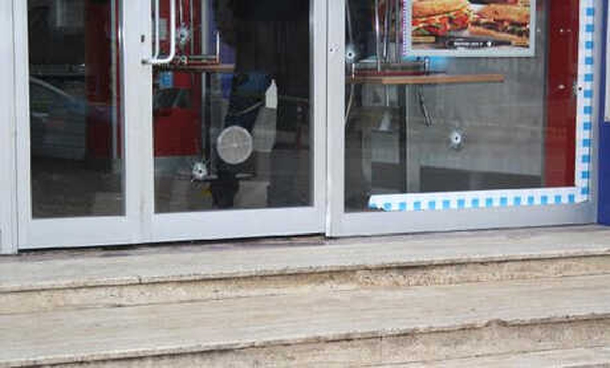 Kocaeli\'de Pizza Dükkanına Silahlı Saldırı