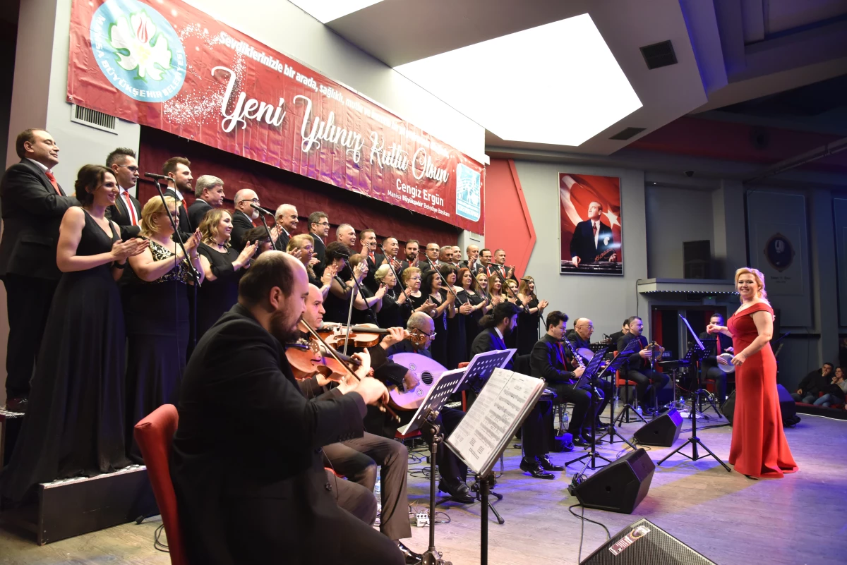 Manisalılar Yeni Yılı Türk Sanat Müziği İle Karşıladı