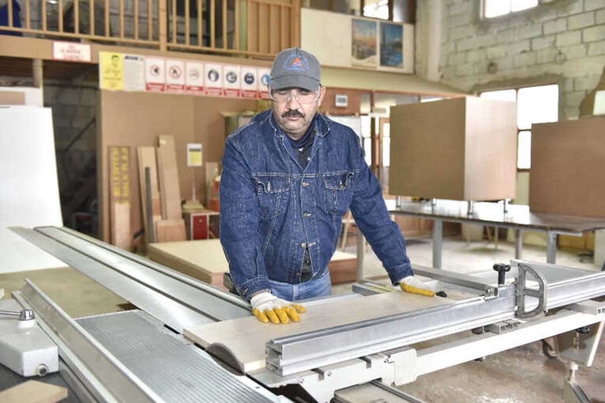 Muratpaşa 4 Bin 712 Kent Mobilyası Üretimi Yaptı