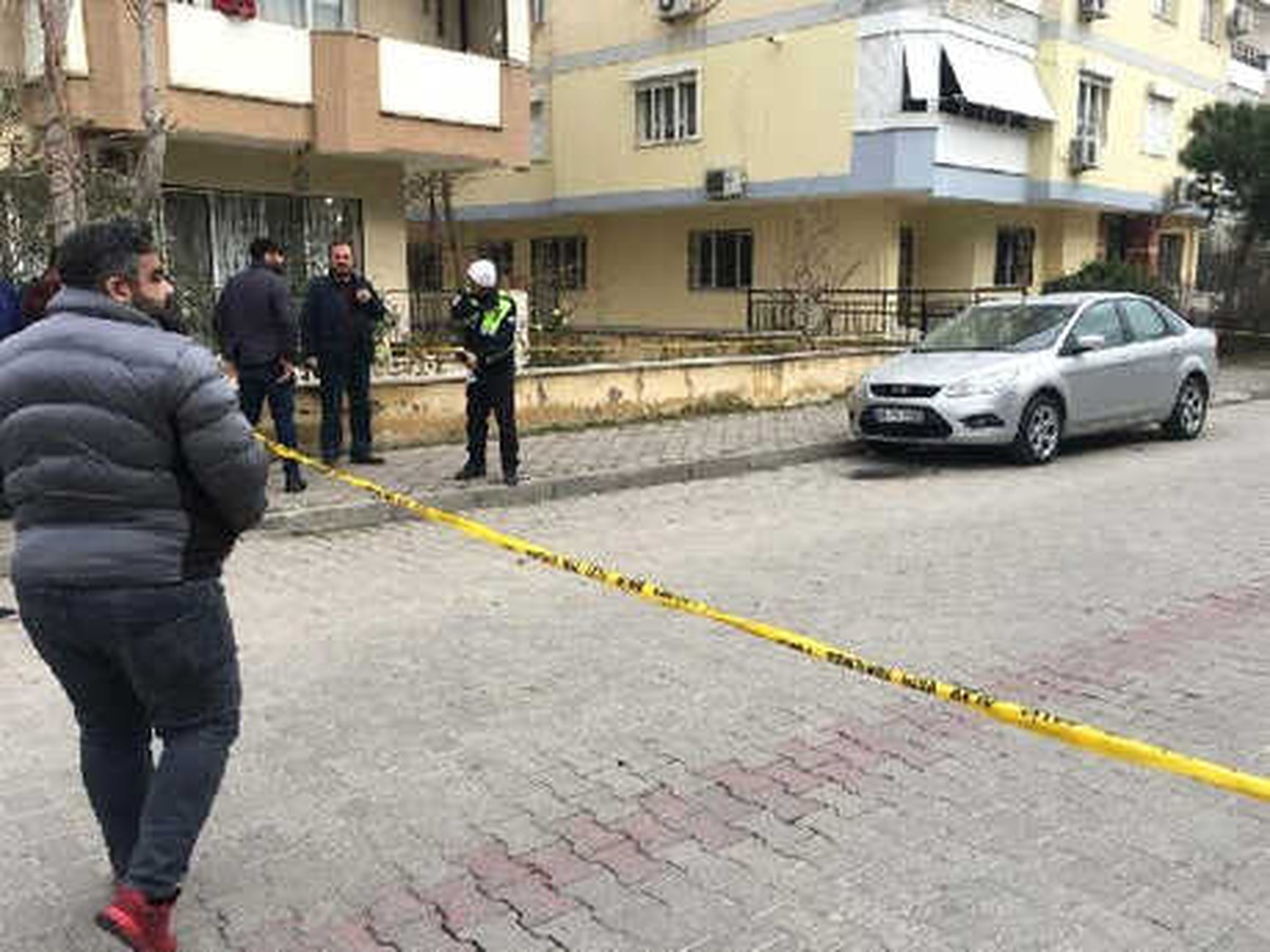 Nakliyeci, Borç Tartışmasında Oto Galericiyi Pompalıyla Ağır Yaraladı
