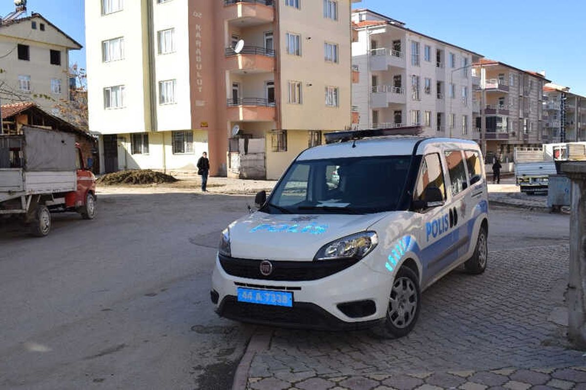 Nargileden Etkilen Üniversiteli Hastaneye Kaldırıldı