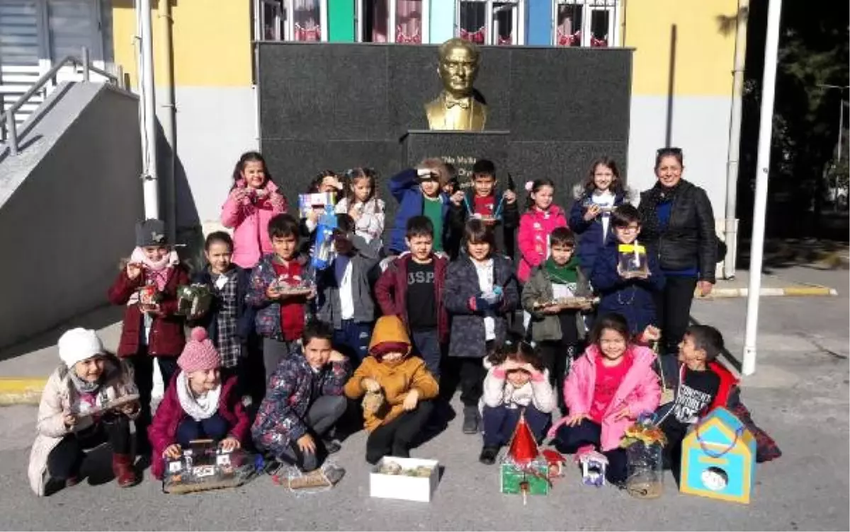 Öğrenciler, Kuşlar İçin Ağaçlara Yuva Yaptı