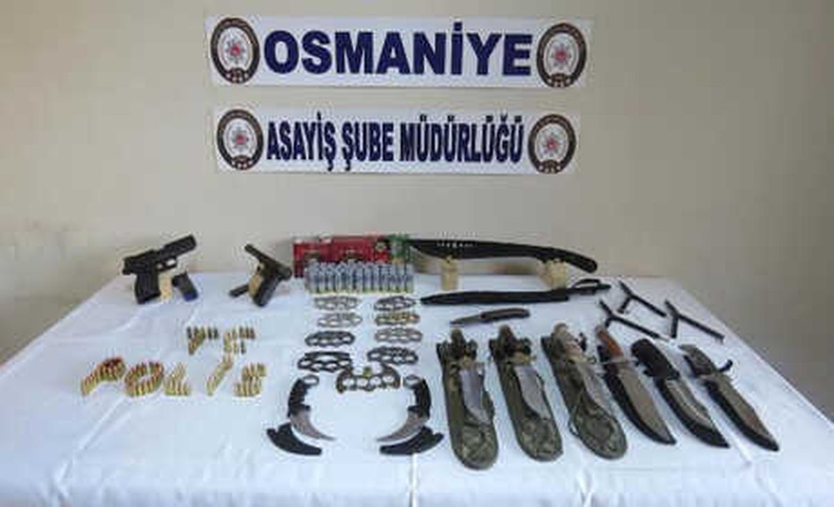 Osmaniye Otogarı\'nda Silah ve Uyuşturucu Ele Geçirildi