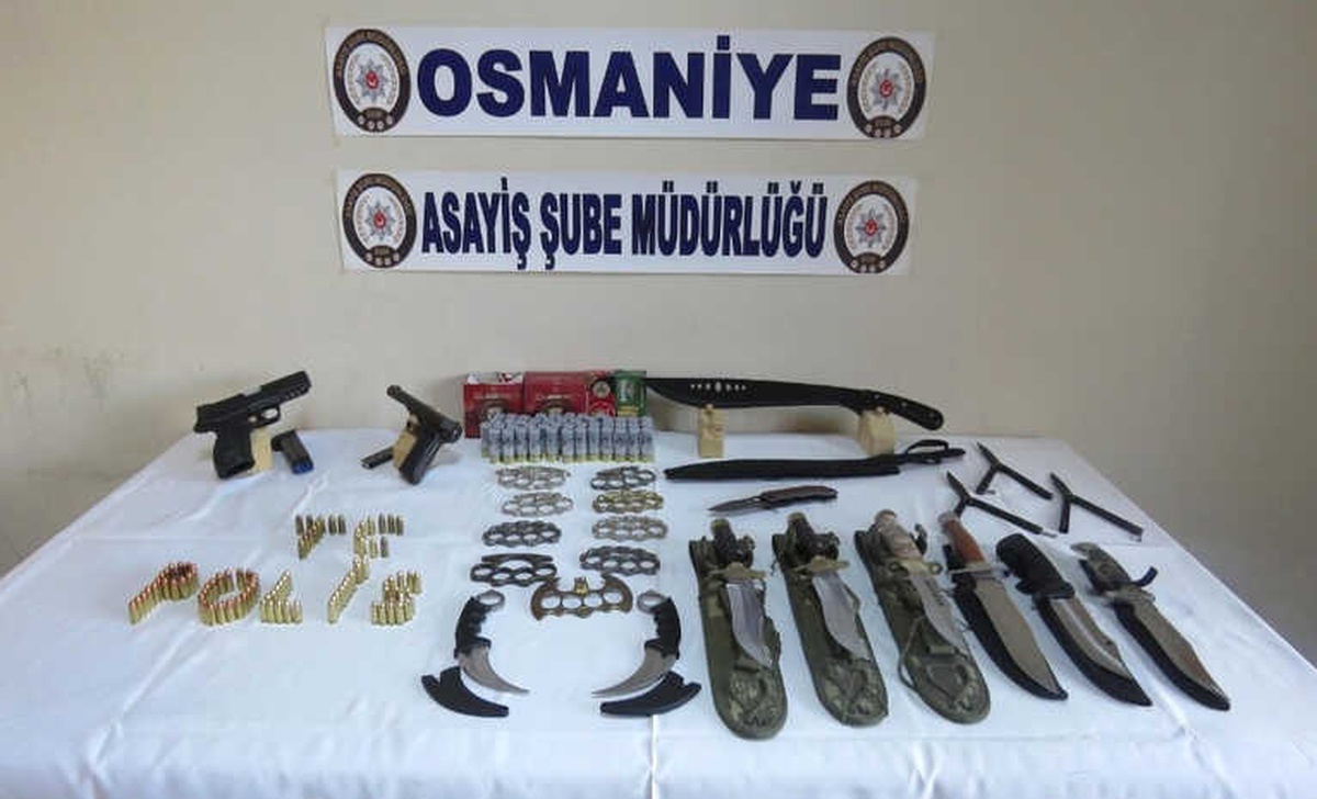 Otogardaki Asayiş Uygulamasında Çok Sayıda Suç Aleti Ele Geçirildi