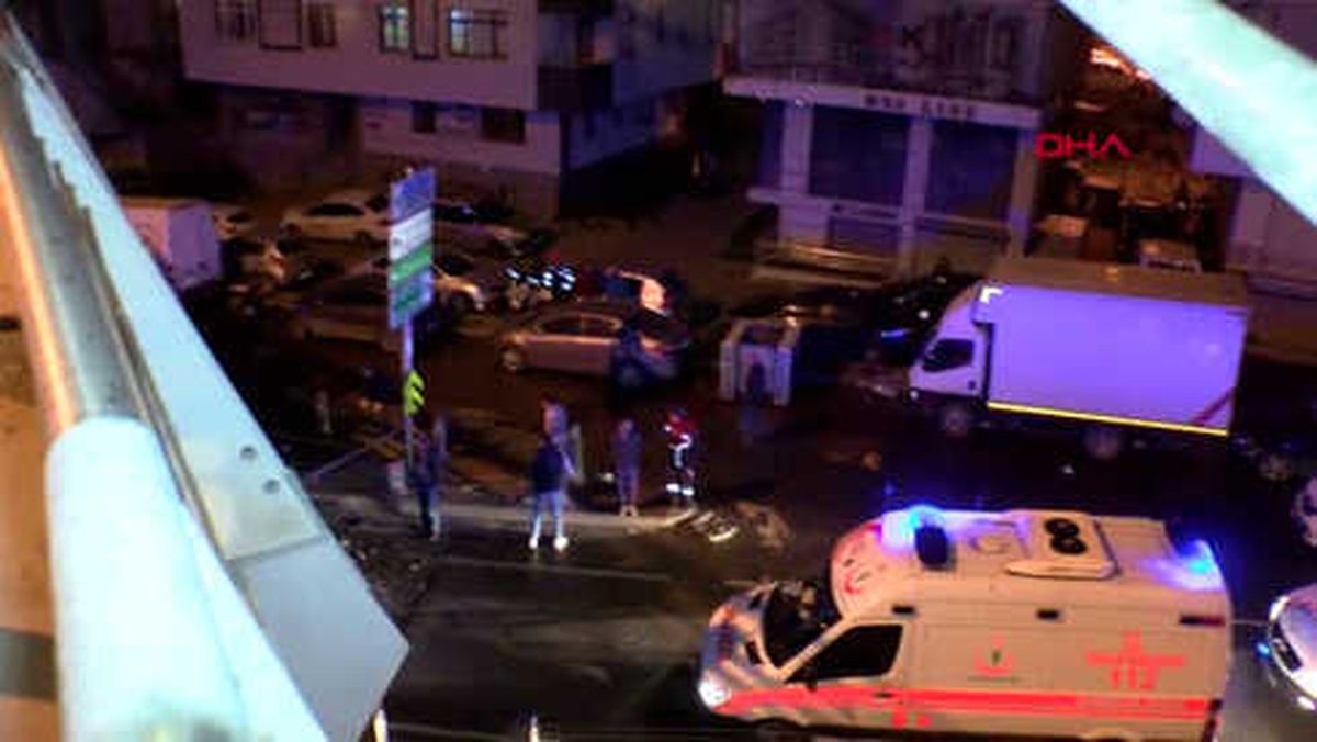 Polis Kontrolünden Kaçan Otomobil Viyadükten Uçtu 3 Yaralı