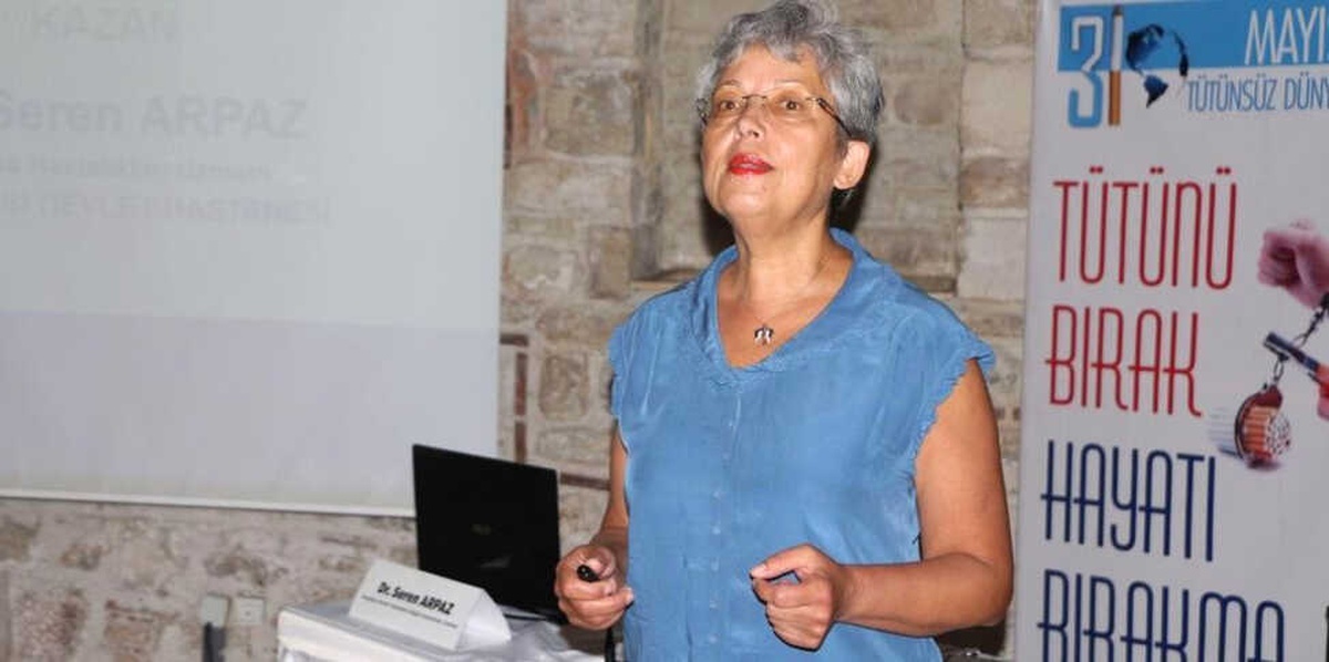 Sigara İçme" Diye Uyarıda Bulunan Doktoru Tehdit Edip, Arabasının Lastiğini Parçaladılar
