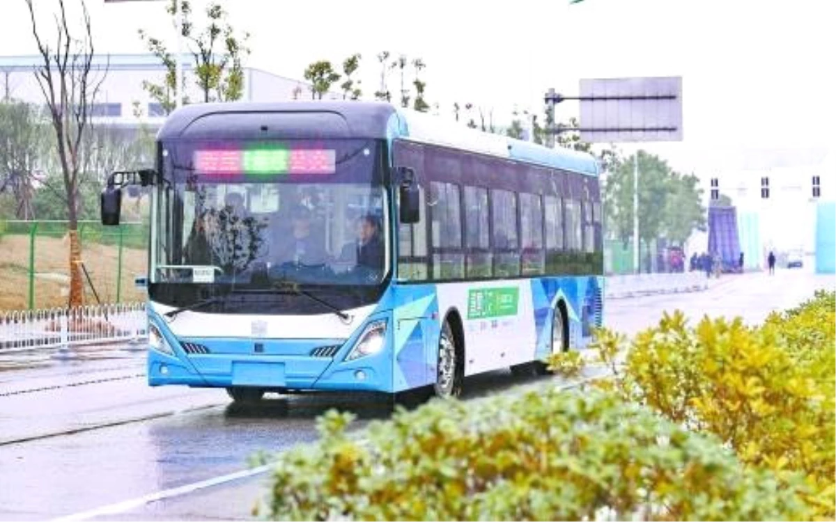 Sürücüsüz Akıllı Otobüs Hattı Orta Çin\'de Deneme Sürüşüne Başladı