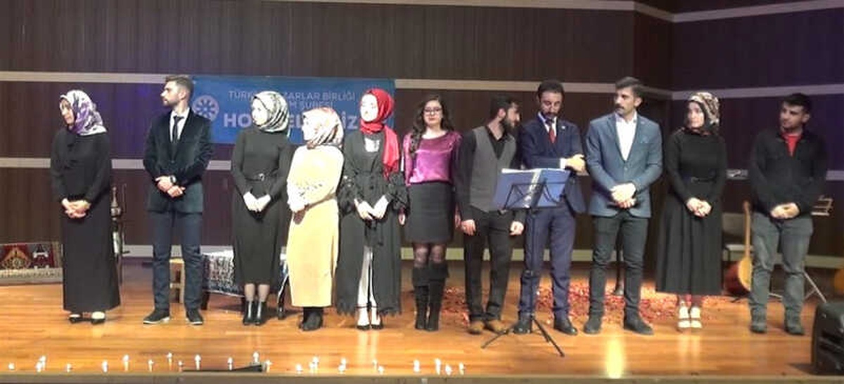 Tyb Genç Üyeleri, Şiir Okudu Köy Okulları İçin Kitap Topladılar