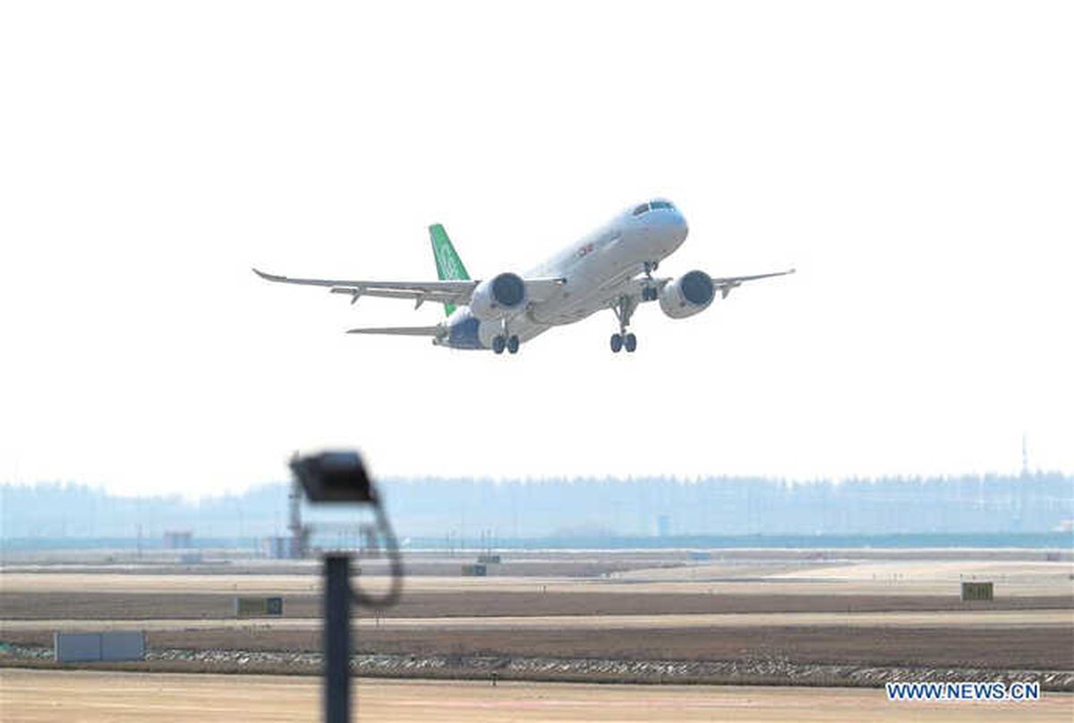 Üçüncü C919 Yolcu Jet Uçağı İlk Test Uçuşunu Yapıyor